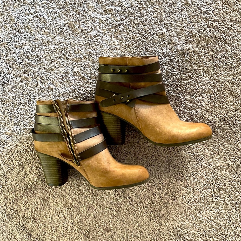 Madden girl brown bootie, size 9